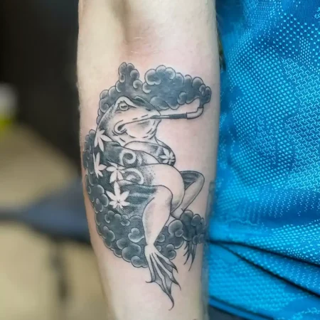 Tattoo Black en Grey Kikker Onderarm | Portfolio | Tattoo Studio Apart Waddinxveen