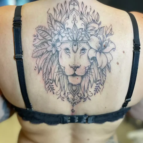 Tattoo Black en Grey Leeuwenkop Rug | Portfolio | Tattoo Studio Apart Waddinxveen