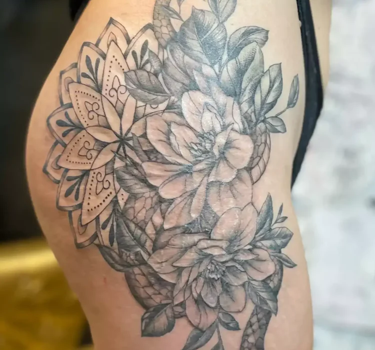 Tattoo Bloemen Dijbeen | Portfolio | Tattoo Studio Apart Waddinxveen