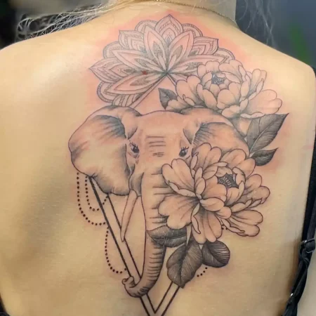 Tattoo Bloemen Rug | Portfolio | Tattoo Studio Apart Waddinxveen