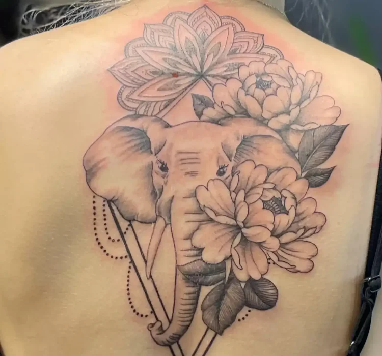 Tattoo Bloemen Rug | Portfolio | Tattoo Studio Apart Waddinxveen