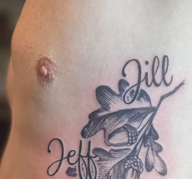 Tattoo Klein Zwart Borst | Portfolio | Tattoo Studio Apart Waddinxveen