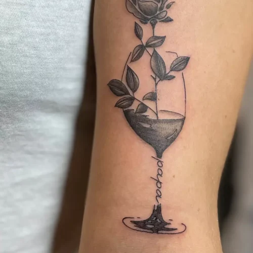 Tattoo Klein Zwart Glas Met Roos | Portfolio | Tattoo Studio Apart Waddinxveen