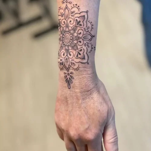 Tattoo Mandalas Onderarm | Portfolio | Tattoo Studio Apart Waddinxveen