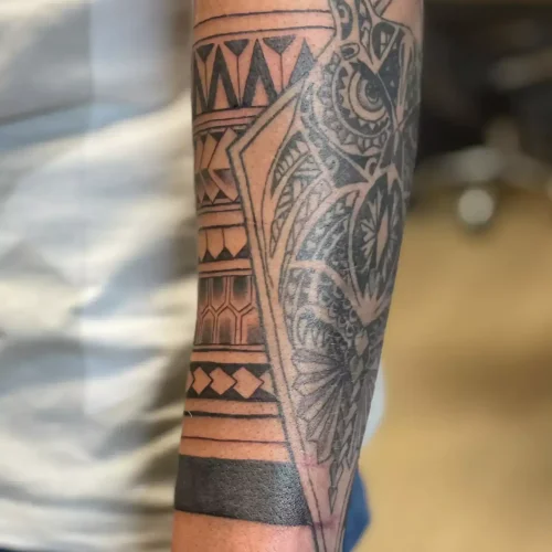 Tattoo Maori Onderarm | Portfolio | Tattoo Studio Apart Waddinxveen
